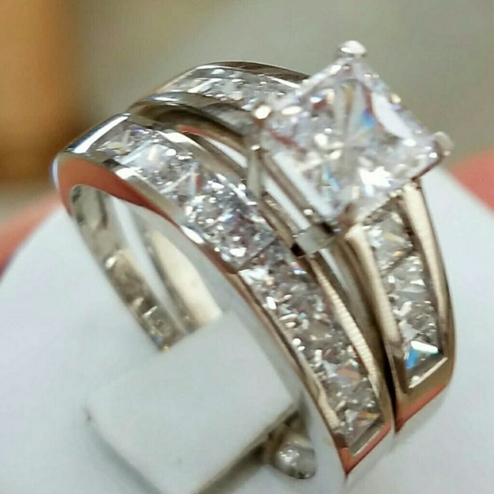 14k White Gold Princess cut Wedding Band - Picture 2 of 5
